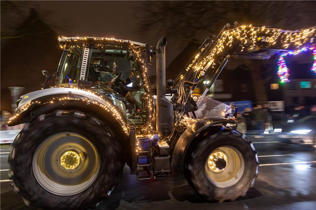 Die Teilnehmer hatten wieder viel Kreativität an den Tag gelegt, um den Zuschauern ein besonderes Erlebnis in der Vorweihnachtszeit zu bieten. 