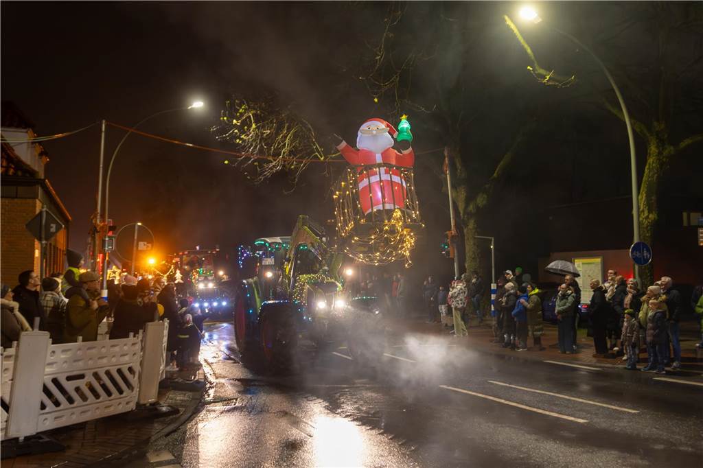 Die Teilnehmer hatten wieder viel Kreativität an den Tag gelegt, um den Zuschauern ein besonderes Erlebnis in der Vorweihnachtszeit zu bieten. 