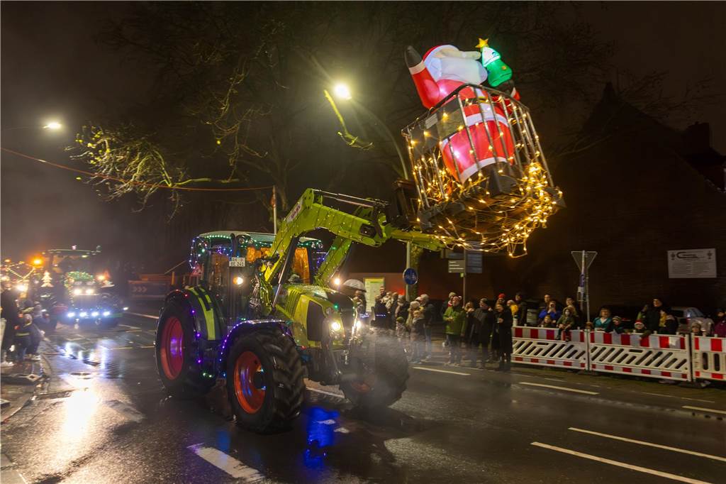 Die Teilnehmer hatten wieder viel Kreativität an den Tag gelegt, um den Zuschauern ein besonderes Erlebnis in der Vorweihnachtszeit zu bieten. 