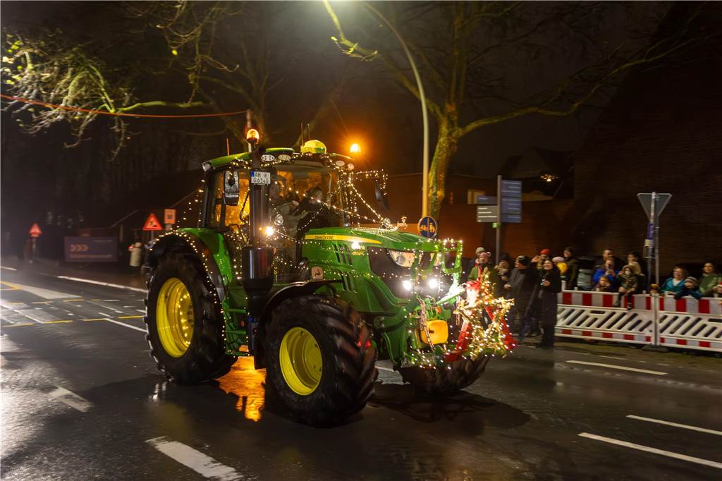 Die Teilnehmer hatten wieder viel Kreativität an den Tag gelegt, um den Zuschauern ein besonderes Erlebnis in der Vorweihnachtszeit zu bieten. 