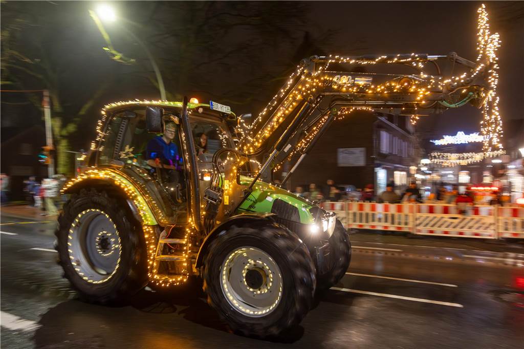 Die Teilnehmer hatten wieder viel Kreativität an den Tag gelegt, um den Zuschauern ein besonderes Erlebnis in der Vorweihnachtszeit zu bieten. 