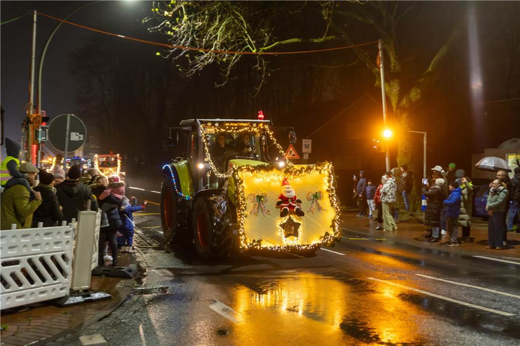 Die Teilnehmer hatten wieder viel Kreativität an den Tag gelegt, um den Zuschauern ein besonderes Erlebnis in der Vorweihnachtszeit zu bieten. 