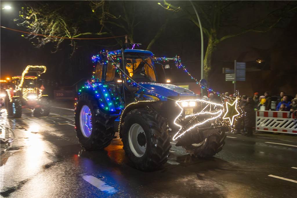 Die Teilnehmer hatten wieder viel Kreativität an den Tag gelegt, um den Zuschauern ein besonderes Erlebnis in der Vorweihnachtszeit zu bieten. 