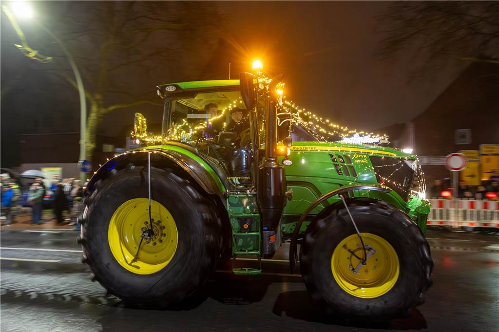 Die Teilnehmer hatten wieder viel Kreativität an den Tag gelegt, um den Zuschauern ein besonderes Erlebnis in der Vorweihnachtszeit zu bieten. 