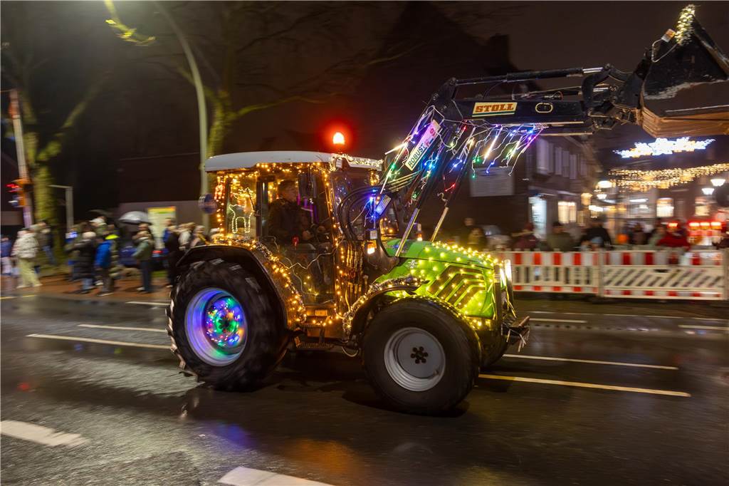 Die Teilnehmer hatten wieder viel Kreativität an den Tag gelegt, um den Zuschauern ein besonderes Erlebnis in der Vorweihnachtszeit zu bieten. 