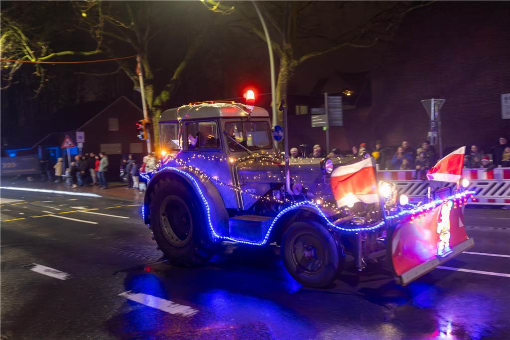 Die Teilnehmer hatten wieder viel Kreativität an den Tag gelegt, um den Zuschauern ein besonderes Erlebnis in der Vorweihnachtszeit zu bieten. 