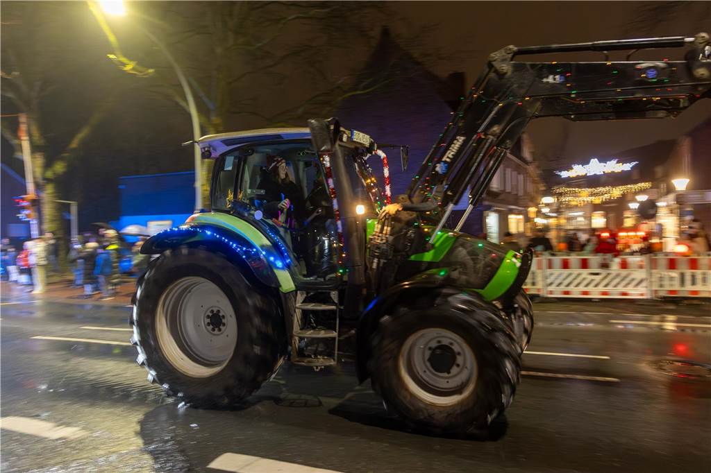 Die Teilnehmer hatten wieder viel Kreativität an den Tag gelegt, um den Zuschauern ein besonderes Erlebnis in der Vorweihnachtszeit zu bieten. 