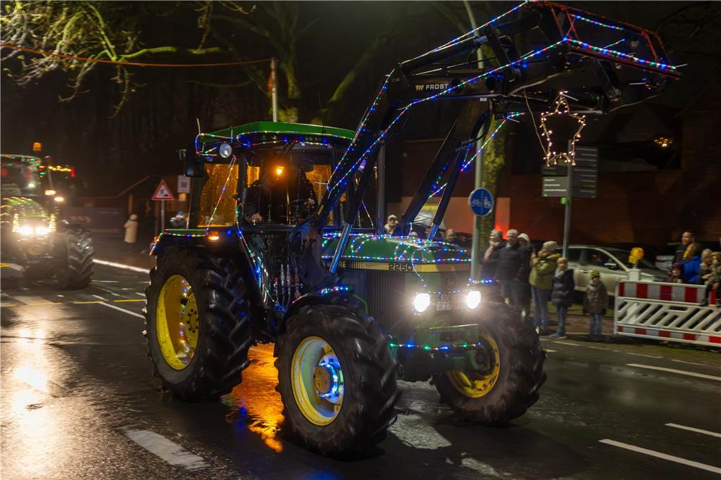 Die Teilnehmer hatten wieder viel Kreativität an den Tag gelegt, um den Zuschauern ein besonderes Erlebnis in der Vorweihnachtszeit zu bieten. 