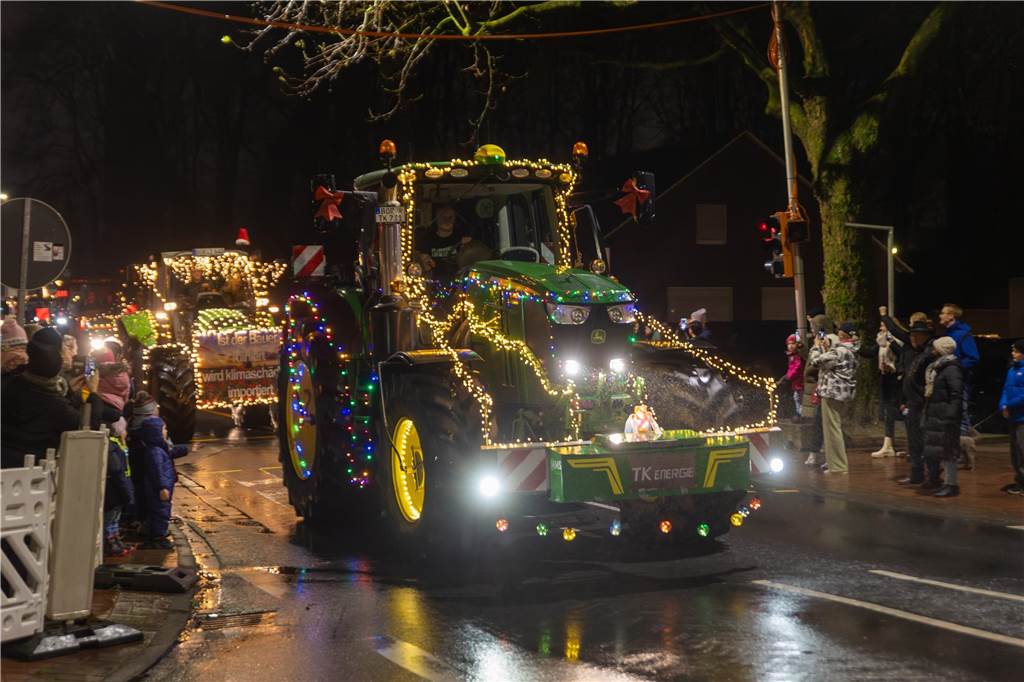 Die Teilnehmer hatten wieder viel Kreativität an den Tag gelegt, um den Zuschauern ein besonderes Erlebnis in der Vorweihnachtszeit zu bieten. 
