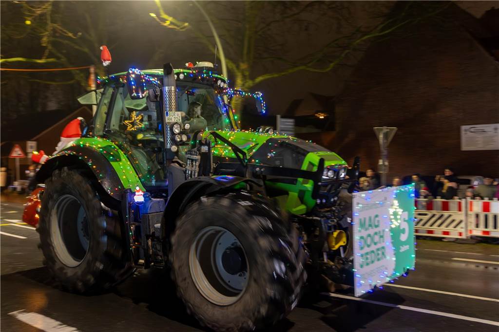 Die Teilnehmer hatten wieder viel Kreativität an den Tag gelegt, um den Zuschauern ein besonderes Erlebnis in der Vorweihnachtszeit zu bieten. 