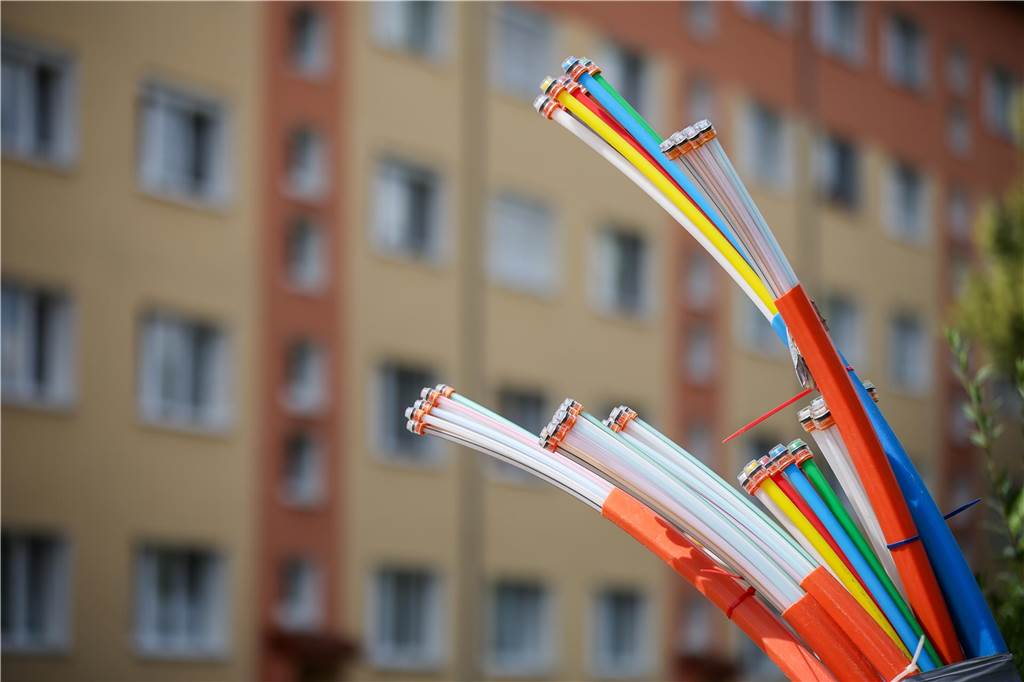 Deutsche Telekom: Mehr als zwei Jahre Warten auf Glasfaser-Anschluss Die Telekom hat in Dortmund nach eigenen Angaben rund 100.000 Haushalte an das Glasfasernetz angeschlossen.
