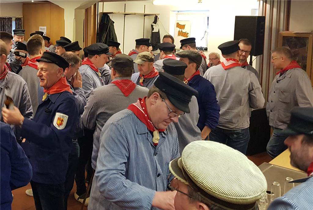 Schlöffken-Krammmarkt vor dem Aus: Organisator kritisiert den Heimatverein Heek scharf Die Tenne im Eppingschen Hof war schon um 9.30 Uhr richtig gut gefüllt.