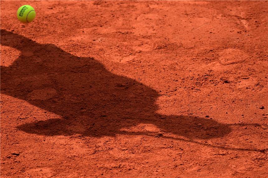 Der TuS Sythen freut sich über eine fünfstellige Summe vom Land NRW Die Tennisspieler des TuS Sythen freuen sich über eine Förderung vom Land NRW.