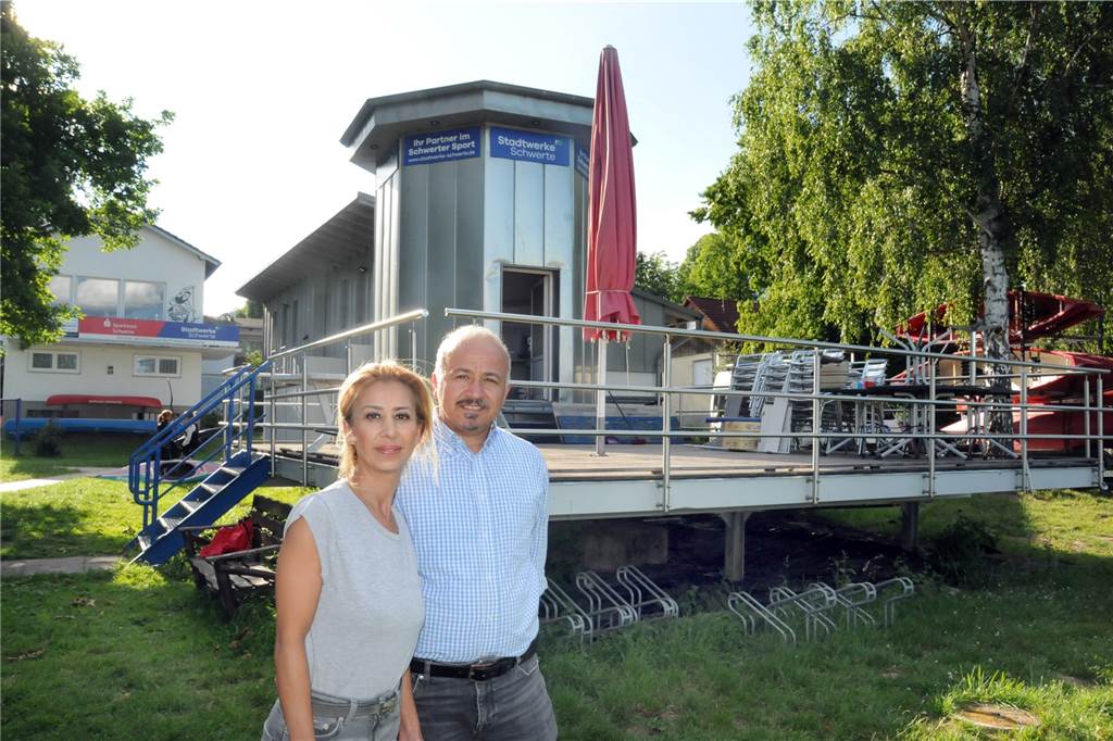 Träume von einer Beachbar am Ruhrufer in Schwerte sollen Wirklichkeit werden Die Terrasse an der Ruhr auf dem Gelände des Kanuheims war lange verwaist.