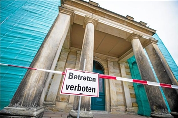 Die Theater in Deutschland – wie hier das Festspielhaus in Bayreuth – sind Millarden-Baustellen.