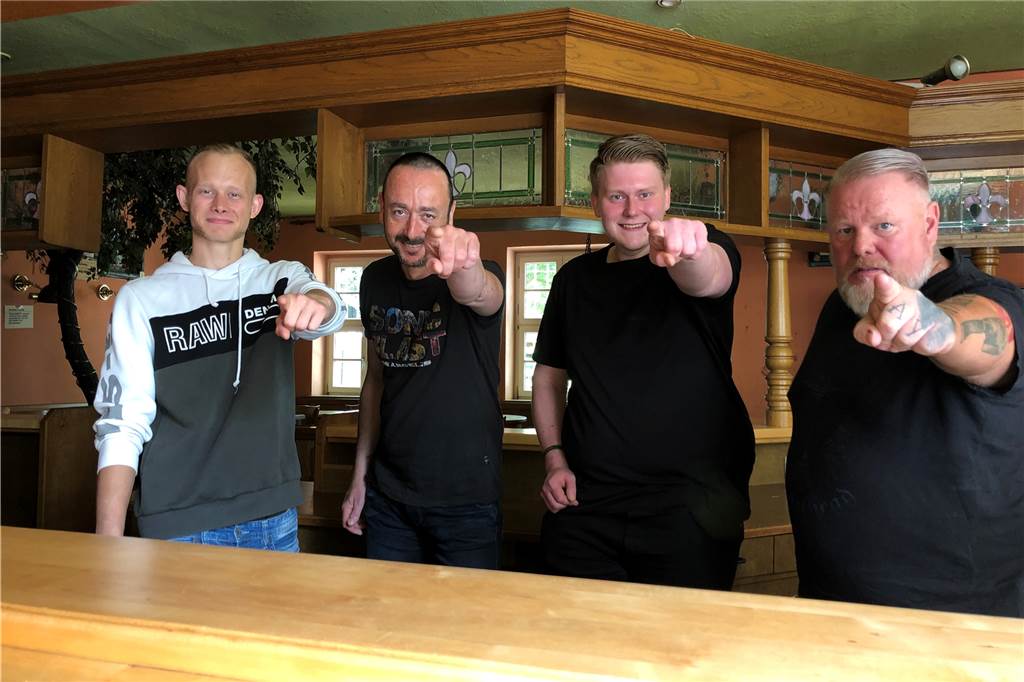 Der Alte Bahnhof wird ein Barbecue-Restaurant - mit Friedchen’s-Kult-Koch Kay Fräder Die Theke bleibt auch in Friedchen's Bahnhof: "Ein bisschen abflämmen und schleifen, dann ist sie old school", so Kay Fräder.