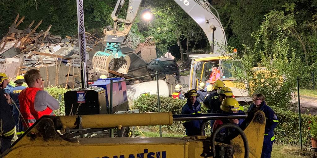 Haus in Hemer explodiert: Nächtlicher Einsatz für THW-Helfer aus Unna und Schwerte Die THW-Helfer aus Schwerte und Unna waren in der Nacht von Freitag auf Samstag für die technische Ortung zuständig.
