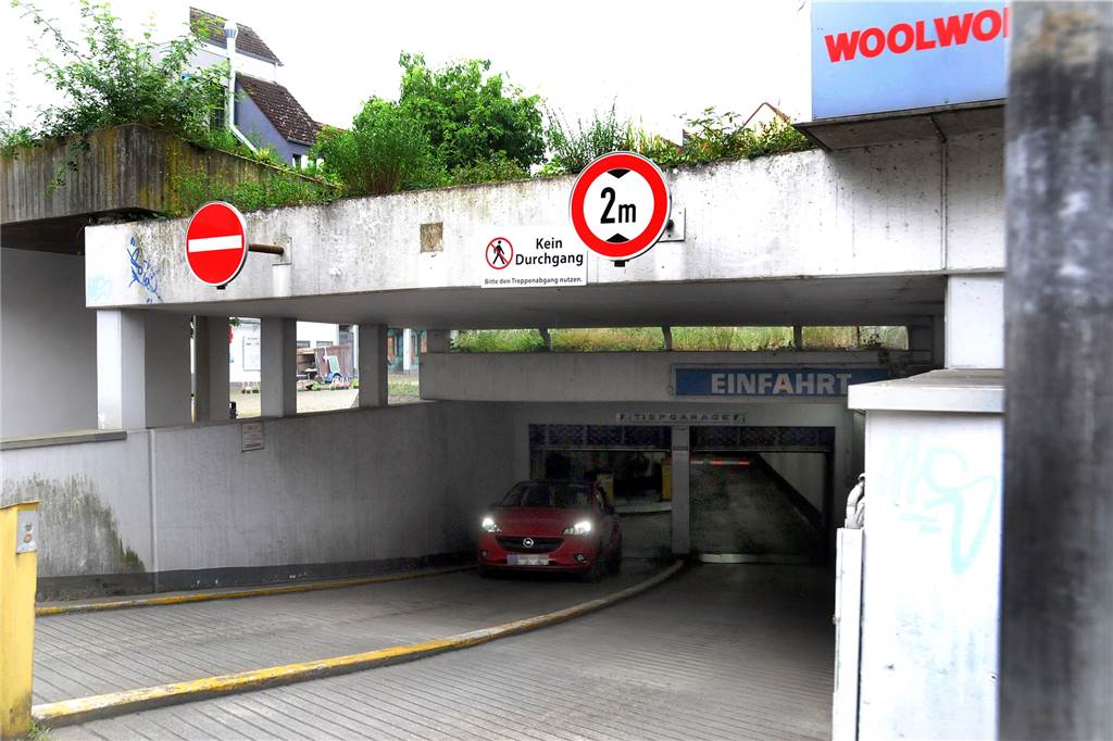 Plötzlich war das Auto in der Tiefgarage am Markt eingesperrt Die Tiefgarage unter dem Marktplatz bietet nur noch verkürzte Benutzungszeiten an.