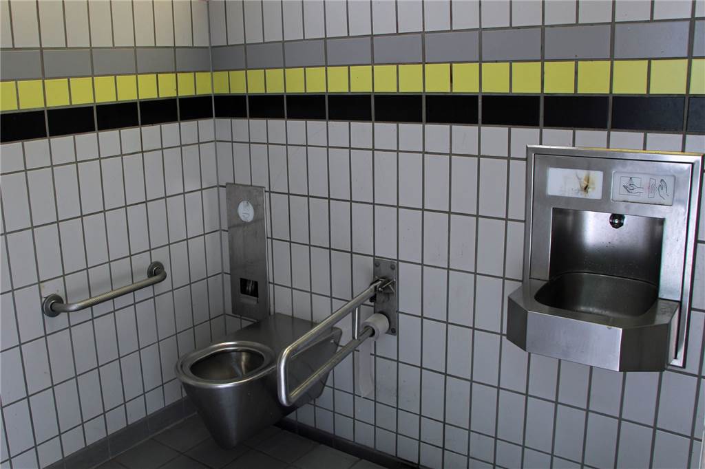 Die Woche in Werne: WC-Anlage, Burgtreff-Schließung und Feuerwehreinsätze Die Toilette am Stadtpark können Menschen mit Rollstuhl nutzen.