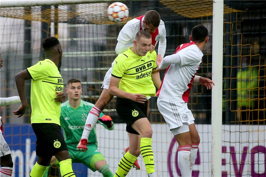 BVB-Trainer Mike Tullberg vor wichtigem Gruppenspiel: „Wir haben alles selbst in der Hand“ Die Torgefahr von Angreifer Bradley Fink ist heute für Borussias U19 bei Sporting Lissabon gefragt.