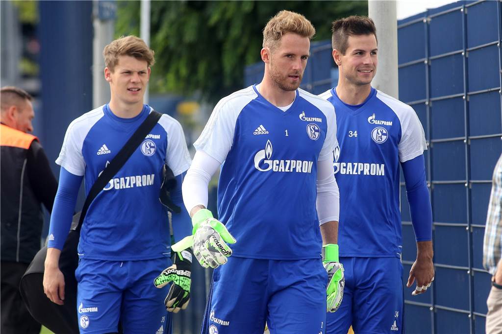 Schalkes Michael Langer im Interview: Ich hoffe, dass wir den Bock bald umstoßen Die Torwart-Hierachie auf Schalke ist eindeutig: Ralf Fährmann (M.) ist die Nummer eins, Alexander Nübel sein Vertreter und Michael Langer ist dritter Schlussmann.