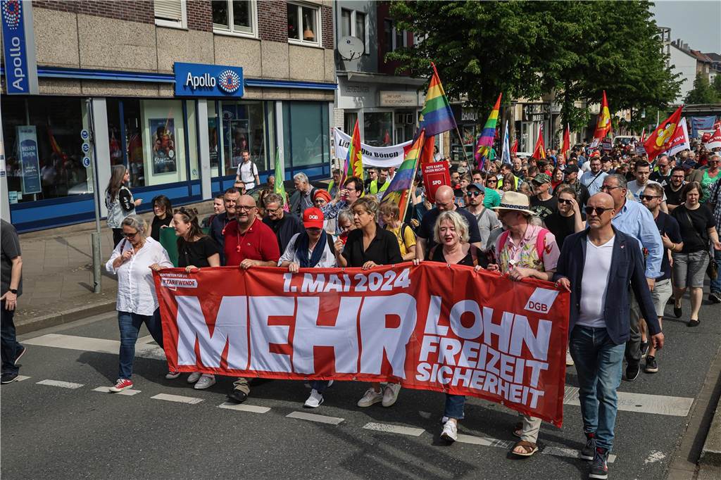 Die traditionelle Mai-Demo und das anschließende Familienfest des Deutschen Gewerkschaftsbundes (DGB) in Dortmund lockten Tausende an.