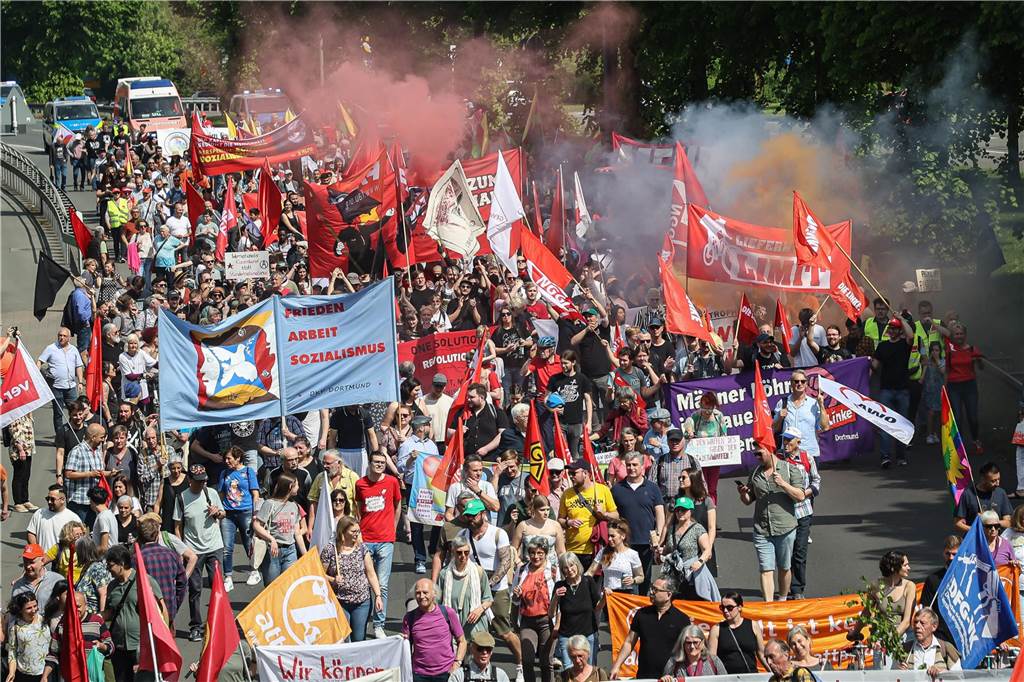 Die traditionelle Mai-Demo und das anschließende Familienfest des Deutschen Gewerkschaftsbundes (DGB) in Dortmund lockten Tausende an.