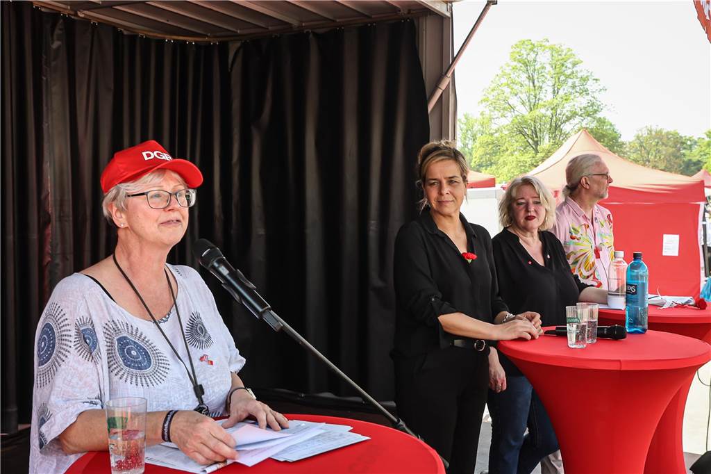 Die traditionelle Mai-Demo und das anschließende Familienfest des Deutschen Gewerkschaftsbundes (DGB) in Dortmund lockten Tausende an.
