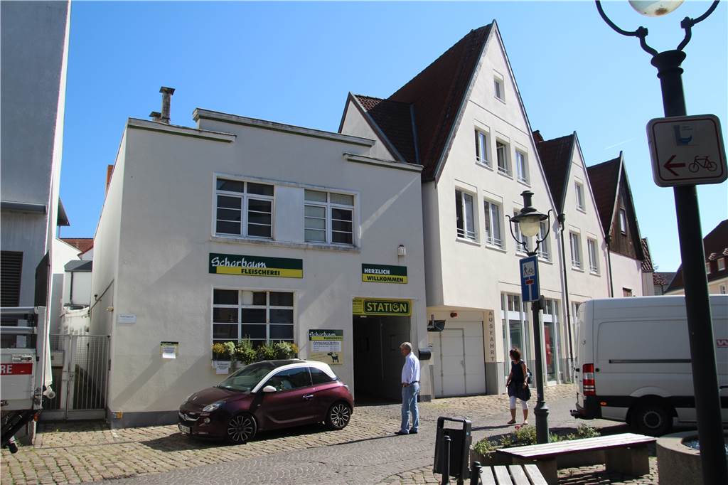 Scharbaum in Lünen: Wie sieht es aus drei Monate nach dem Mecke-Skandal? Die Traditionsmetzgerei am Roggenmarkt steht seit Mitte August 2021 leer. Wilhelm Scharbaum hofft auf einen Nachmieter.