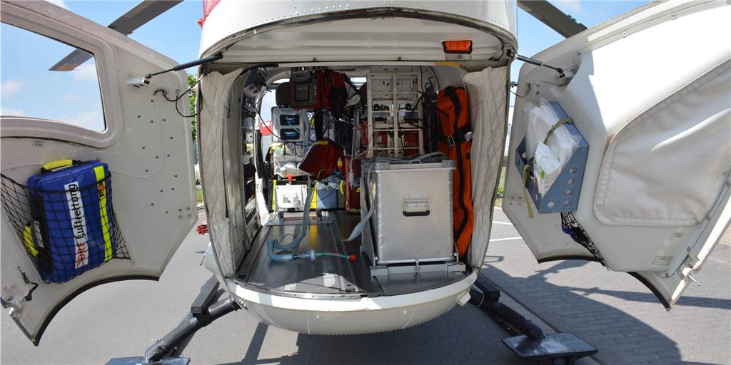Fliegende Lebensretter: Pilot erklärt Dortmunds Rettungshubschrauber Blick ins Innere eines Rettungshubschraubers