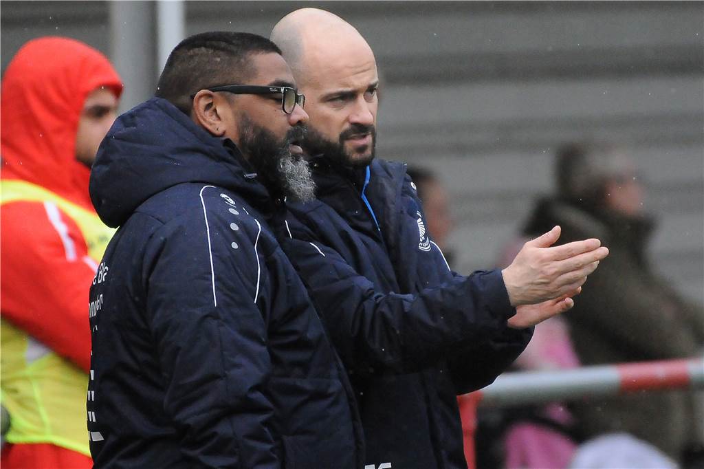 Entscheidung: Vier Castrop-Rauxeler Fußball-Teams feiern 2020 Aufstieg Die Trainer Yannick Grondin (l.) und Patrick Stich steigen mit dem FC Castrop-Rauxel ohne Wenn und Aber in die Bezirksliga auf.