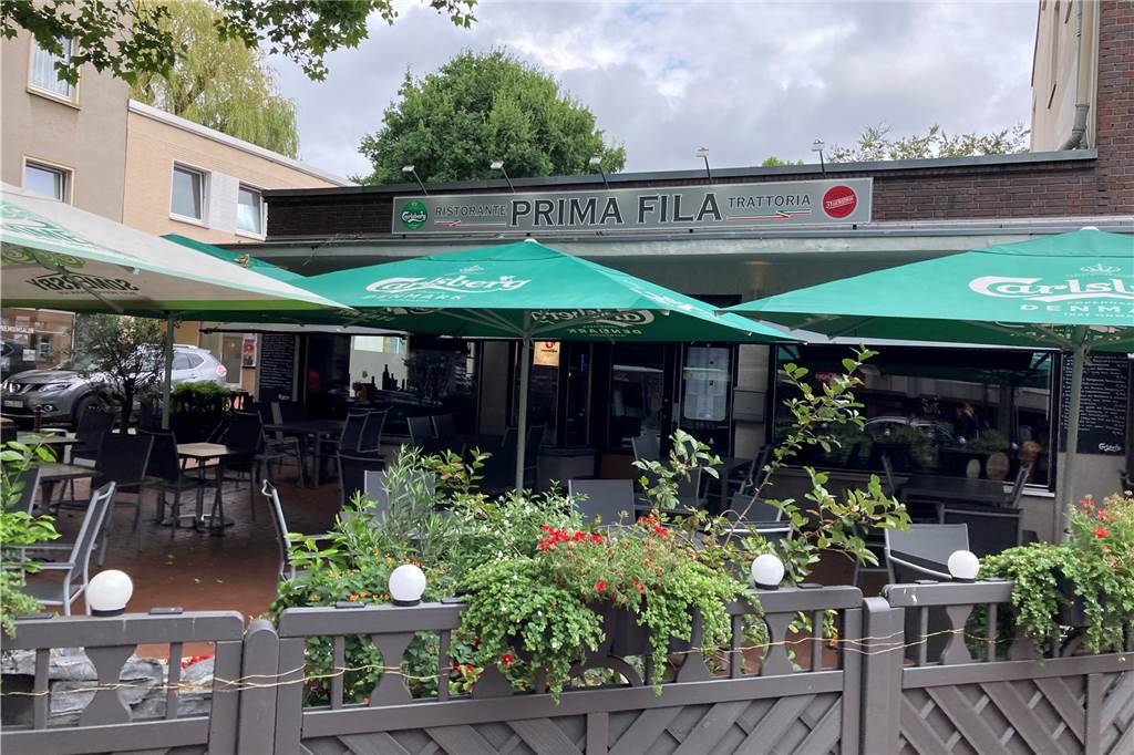 Nachmieter steht fest: Castroper Pizzabäcker wütet gegen Konkurrenten Die Trattoria Prima Fila liegt gegenüber der Pizzeria Mythos. Nun soll sie diese Räumlichkeiten auch noch übernehmen.