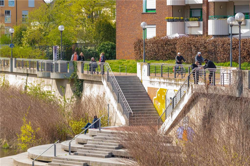 Die Treppenkaskaden direkt in der Innenstadt sind ein Idealer Platz zum Sonnenbaden. 