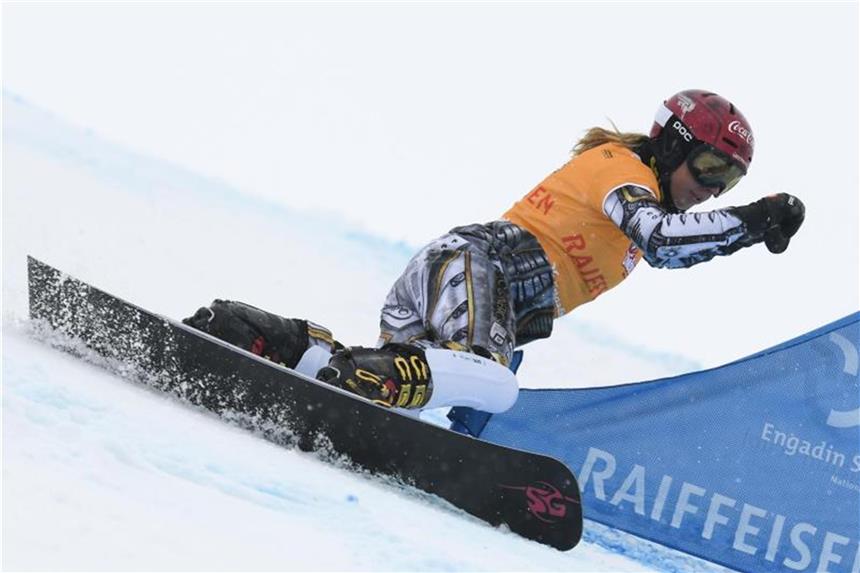 Tschechin Ledecka gewinnt Snowboard-Weltcup Die Tschechin Ester Ledecka holt sich überragend den Sieg im Parallel-Riesenslalom. Foto: Gian Ehrenzeller