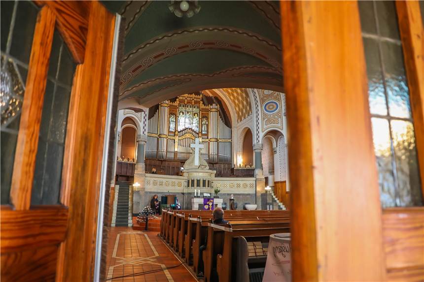 Erste Dortmunder Kirchengemeinde sagt Weihnachts-Gottesdienste ab Die Türen einiger evangelischen Kirchen im Dortmunder Westen bleiben an Weihnachten und Silvester geschlossen.