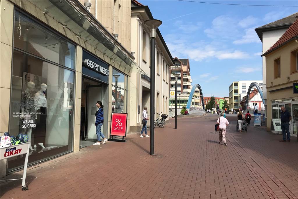 „Laden wirkt geschlossen“: Lüner Händler kritisieren Pläne zum Energiesparen Die Türen einiger Geschäfte in der Lüner Innenstadt sind noch offen. Das ist nach Vorgabe der Bundesregierung nur erlaubt, wenn die Klimaanlage im Geschäft nicht läuft.