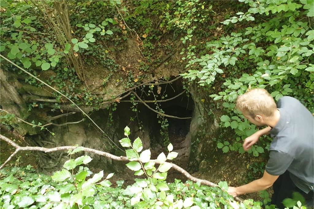 Die Tunnel verbanden die Höhlen im Felsen mit den Schützengräben, sodass die deutschen Soldaten vom Beschuss geschützt die Positionen wechseln konnten. Doch der so genannte „Winterbergtunnel“ wurde zur tödlichen Falle.