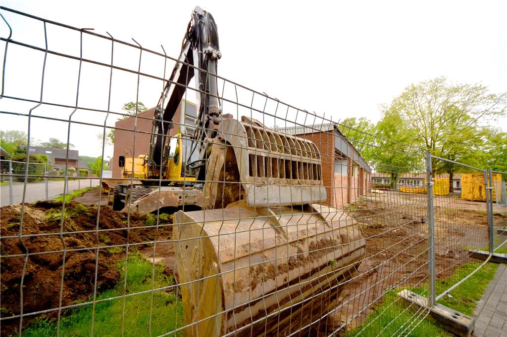 2022 bringt in Ahaus Steuererhöhungen, hohe Investitionen und ein Defizit Die Turnhalle in Wüllen wurde im Mai abgerissen und wird zurzeit neu aufgebaut. Dafür stehen auch im Jahr 2022 finanzielle Mittel zur Verfügung.