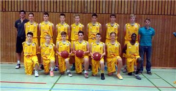 Die U 16-Junioren der Basket-Akademie Rasta Vechta/UBC Münster wollen sich in der JBBL behaupten. Das Trainerduo Peer Reckinger (l.) und Christoph Henke (r.) ist nach der gelungenen Vorbereitung zuversichtlich, dass sich das Team in der höchsten Spielklasse hält.