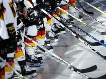 Die U 20 des Deutschen Eishockey-Bundes ist wieder aufgestiegen. Foto: Jochen Lübke