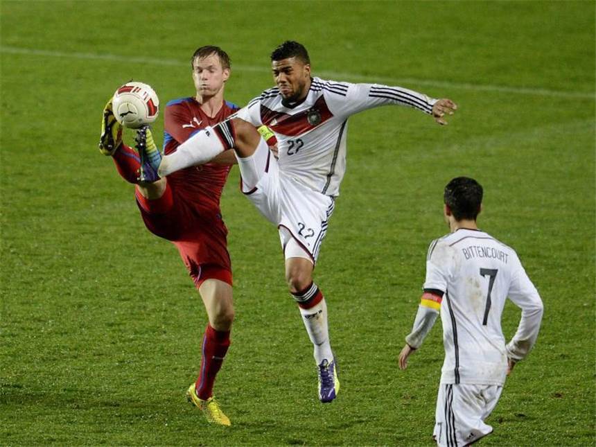Deutsches U21-Team holt 1:1 gegen Tschechien Die U21-Auswahl des DFB und Tschechien trennten sich in Prag 1:1. Foto: Filip Singer