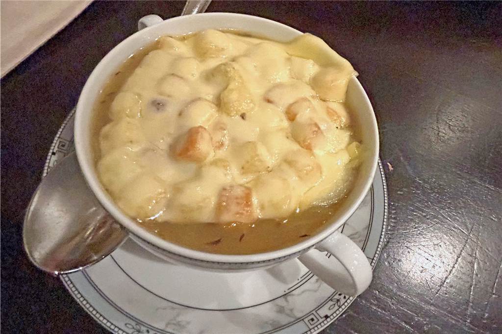 Tradition seit 300 Jahren: Franke bietet Klassiker in neuem Gewand Die überbackene Zwiebelsuppe