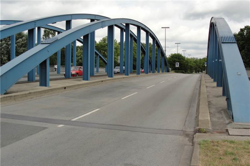 Kanalbrücke an den Mercaden wird vorübergehend einspurig Die Übergänge von der Brücke zur Borkener Straße (B 224) werden demnächst erneuert. Einschränkungen im Verkehr bleiben da nicht aus.