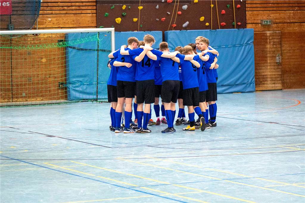 Die Überraschung blieb aus: U19-Westfalenligist TuS Haltern am See hat sich bei der Hallen-Stadtmeisterschaft der A-Junioren souverän mit drei Siegen aus drei Spielen durchgesetzt. Zweiter wurde der SV Bossendorf, Dritter die JSG ETuS/Lippramsdorf und Vierter der SV Hullern.
