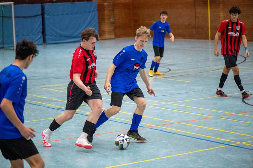 Die Überraschung blieb aus: U19-Westfalenligist TuS Haltern am See hat sich bei der Hallen-Stadtmeisterschaft der A-Junioren souverän mit drei Siegen aus drei Spielen durchgesetzt. Zweiter wurde der SV Bossendorf, Dritter die JSG ETuS/Lippramsdorf und Vierter der SV Hullern.