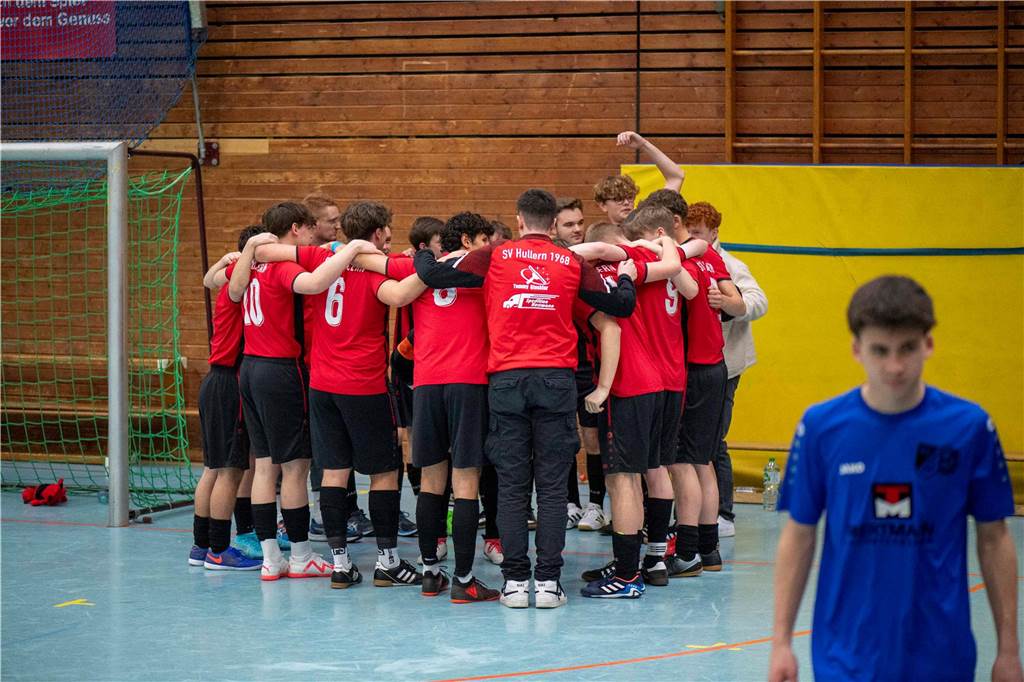 Die Überraschung blieb aus: U19-Westfalenligist TuS Haltern am See hat sich bei der Hallen-Stadtmeisterschaft der A-Junioren souverän mit drei Siegen aus drei Spielen durchgesetzt. Zweiter wurde der SV Bossendorf, Dritter die JSG ETuS/Lippramsdorf und Vierter der SV Hullern.