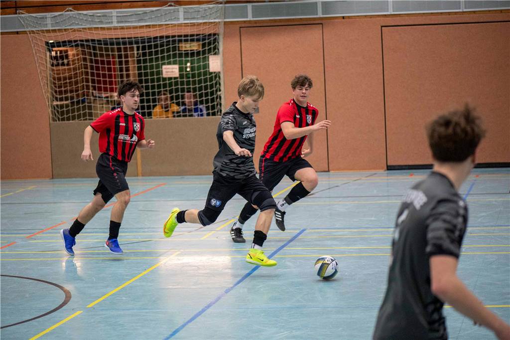 Die Überraschung blieb aus: U19-Westfalenligist TuS Haltern am See hat sich bei der Hallen-Stadtmeisterschaft der A-Junioren souverän mit drei Siegen aus drei Spielen durchgesetzt. Zweiter wurde der SV Bossendorf, Dritter die JSG ETuS/Lippramsdorf und Vierter der SV Hullern.