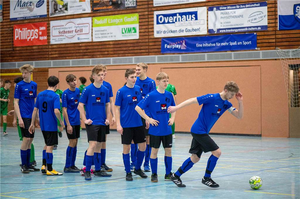 Die Überraschung blieb aus: U19-Westfalenligist TuS Haltern am See hat sich bei der Hallen-Stadtmeisterschaft der A-Junioren souverän mit drei Siegen aus drei Spielen durchgesetzt. Zweiter wurde der SV Bossendorf, Dritter die JSG ETuS/Lippramsdorf und Vierter der SV Hullern.