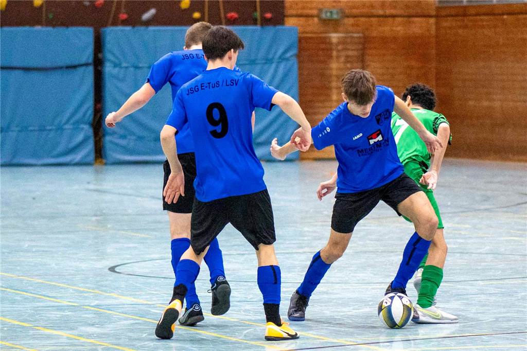 Die Überraschung blieb aus: U19-Westfalenligist TuS Haltern am See hat sich bei der Hallen-Stadtmeisterschaft der A-Junioren souverän mit drei Siegen aus drei Spielen durchgesetzt. Zweiter wurde der SV Bossendorf, Dritter die JSG ETuS/Lippramsdorf und Vierter der SV Hullern.