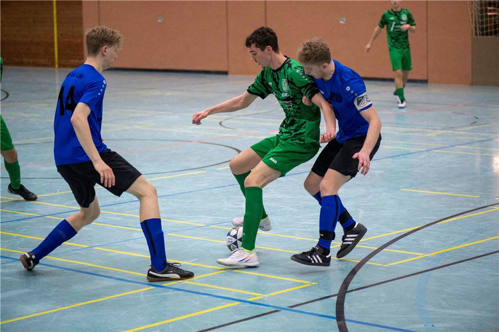Die Überraschung blieb aus: U19-Westfalenligist TuS Haltern am See hat sich bei der Hallen-Stadtmeisterschaft der A-Junioren souverän mit drei Siegen aus drei Spielen durchgesetzt. Zweiter wurde der SV Bossendorf, Dritter die JSG ETuS/Lippramsdorf und Vierter der SV Hullern.